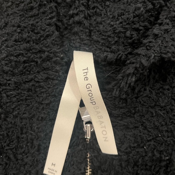 The group Babaton zip up sweater - Picture 2 of 2